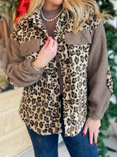 Leopard print teddy fleece jacket with pockets and buttons, thick 100% polyester material, available in sizes S to XL